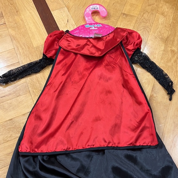 Vampire princess Halloween costume size 3-4 - Picture 9 of 10